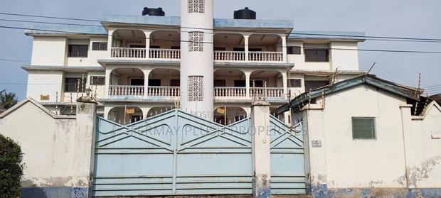 18bdrm Mansion in Accra Properties for sale · Photo 4