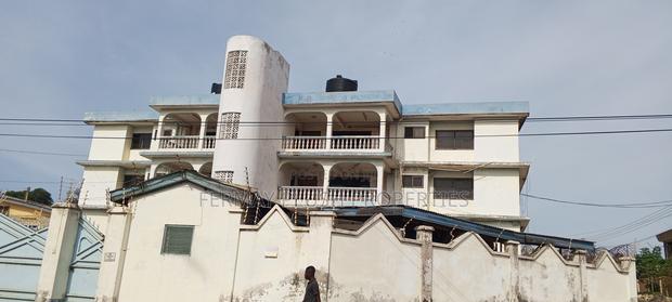 30 Rooms for Sale in Accra · Photo 1