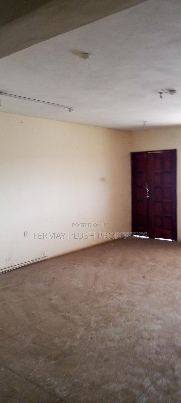 30 Rooms for Sale in Accra · Photo 5