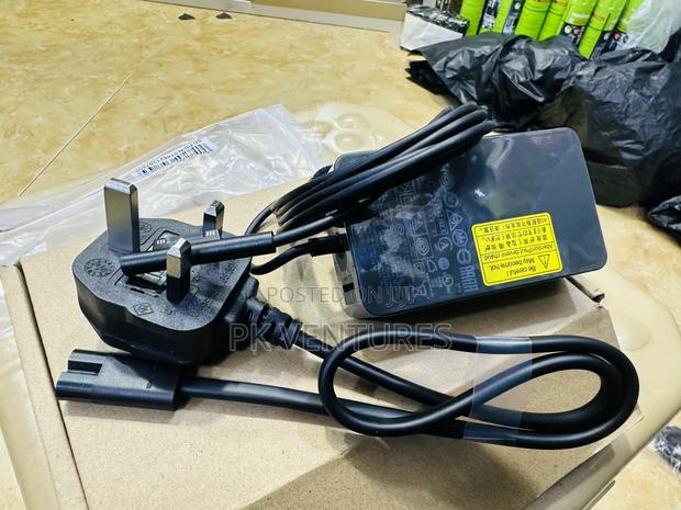 Microsoft Surface Charger · Photo 6