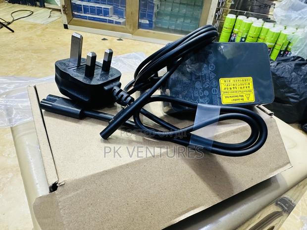 Microsoft Surface Charger · Photo 4