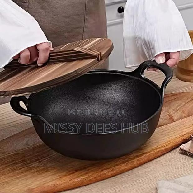 Heavy And Best Quality Cast Iron Pot With Wooden Cover · Photo 2