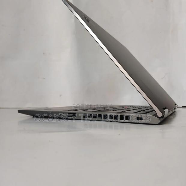 Laptop Lenovo Thinkpad X1 Yoga 16GB Intel Core i5 SSD 256GB · Photo 1