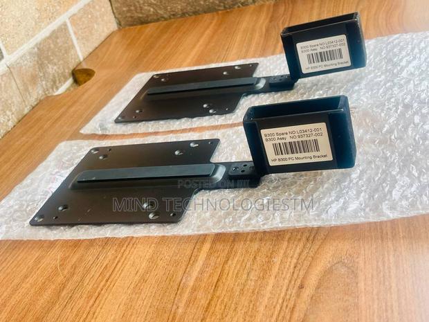 Hp B300 Pc Mounting Bracket · Photo 3