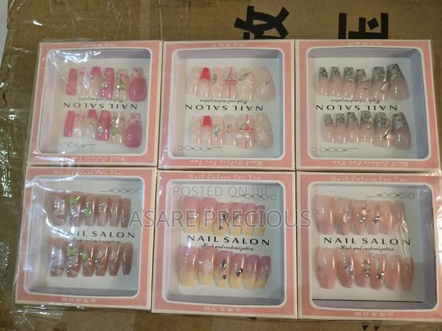 Short Fake Nails · Photo 7