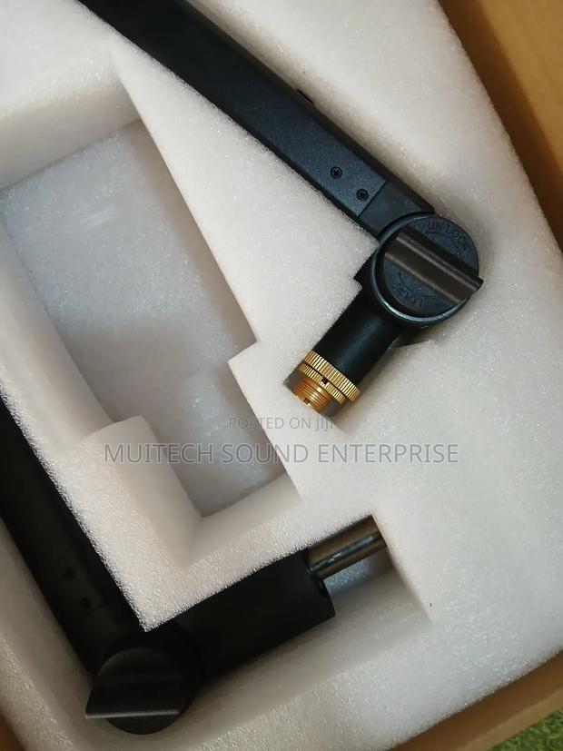Studio Microphone Stand · Photo 3