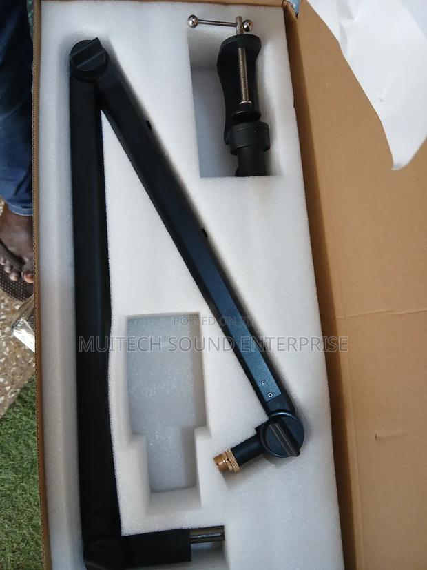 Studio Microphone Stand · Photo 5