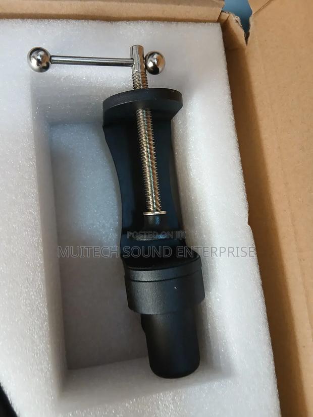 Studio Microphone Stand · Photo 6