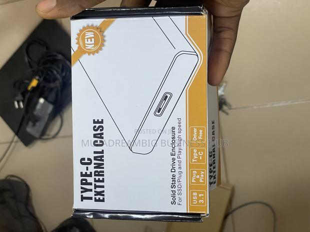 Type C External Cases /RGB SSD Enclosure · Photo 2
