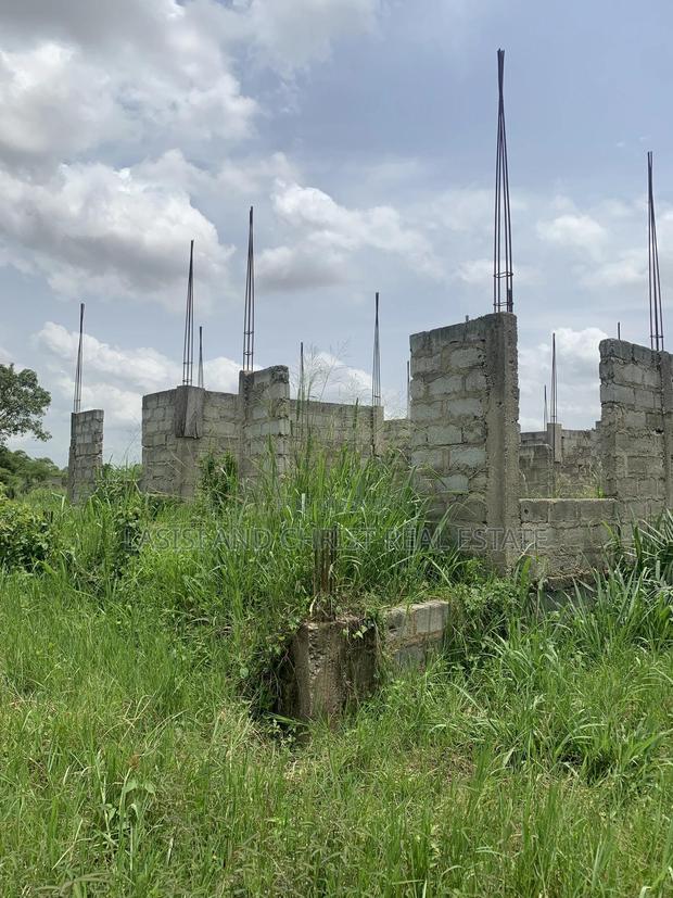 Uncompleted House For Sale At Hebron · Photo 1