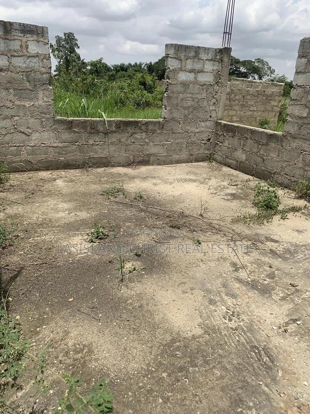 Uncompleted House For Sale At Hebron · Photo 2