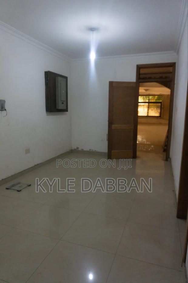 6bdrm House in Tema Metropolitan for sale · Photo 3