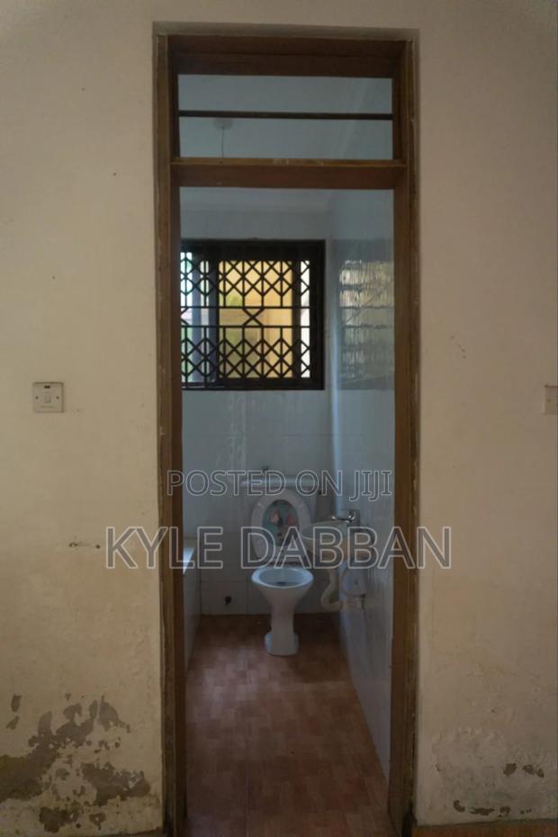 6bdrm House in Tema Metropolitan for sale · Photo 5