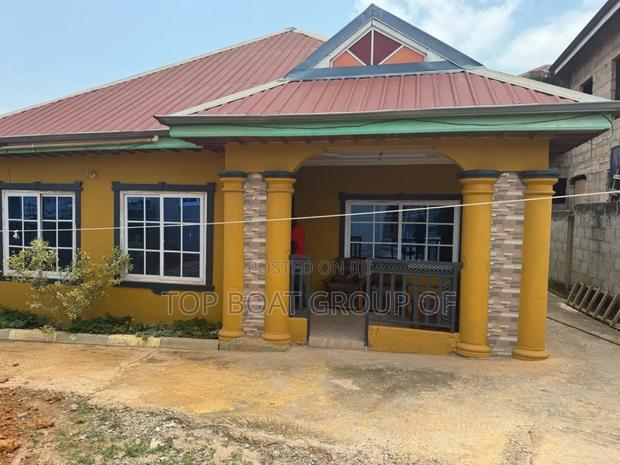 6bdrm House in Top Boat Estate, Kumasi Metropolitan for sale · Photo 1