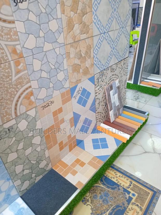 30x30cm Floor Tiles (17pcs/Box) · Photo 2