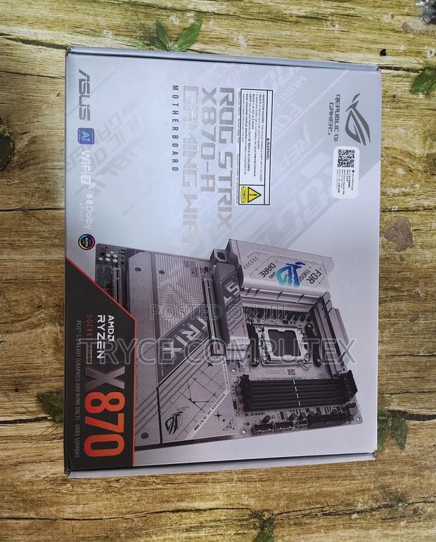 Asus Rog Strix X870 Motherboard · Photo 1