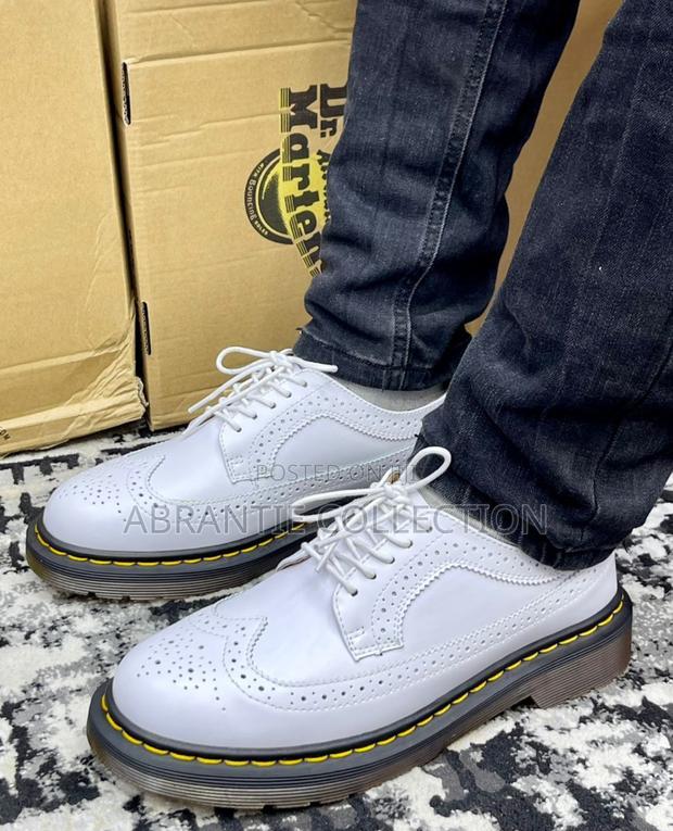 Authentic Dr Martens White Shoes · Photo 2