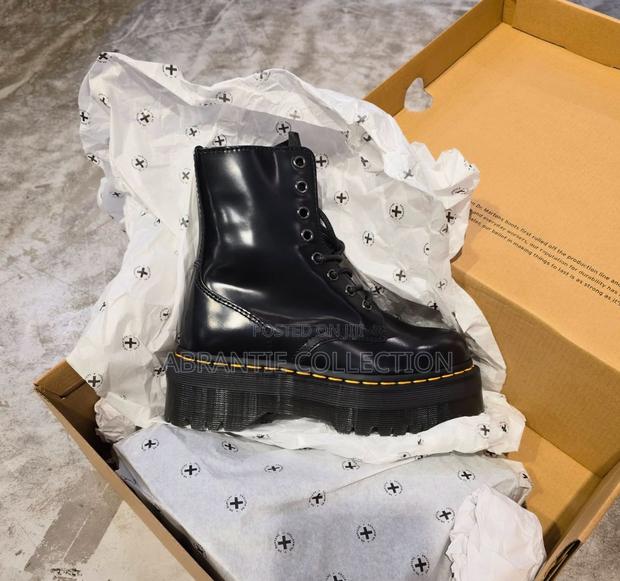 Your Authentic Dr Martens High Boot Platform · Photo 2