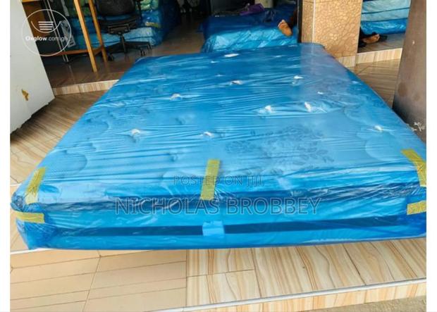 60/80 Foreign Mattress · Photo 1