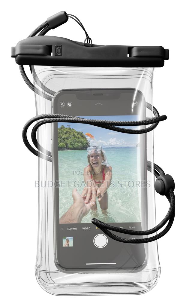 Waterproof Smartphone Case · Photo 1