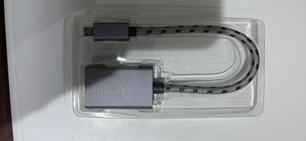 Usb-C to Hdmi Adapter · Photo 1