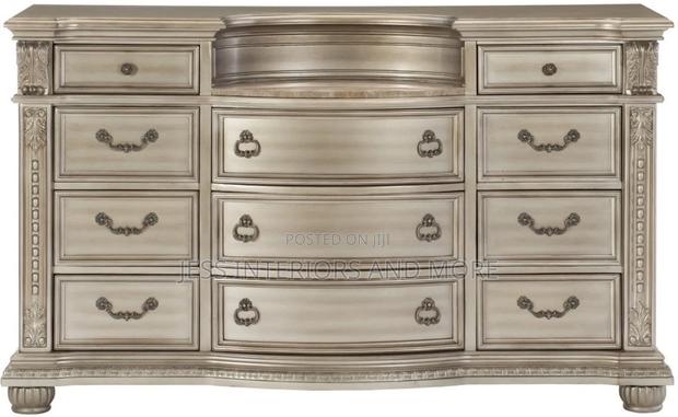 Dresser (11- Drawer) · Photo 1