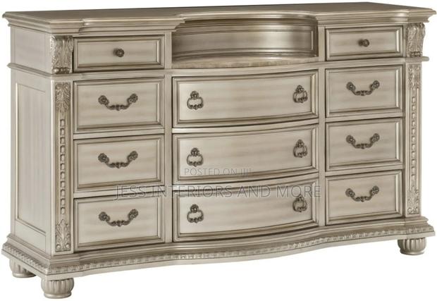 Dresser (11- Drawer) · Photo 3