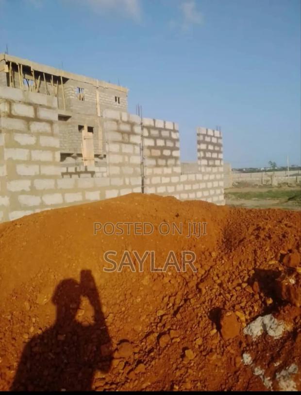 Land for Sale Tema West, With Uncompleted Structure on Done. · Photo 2