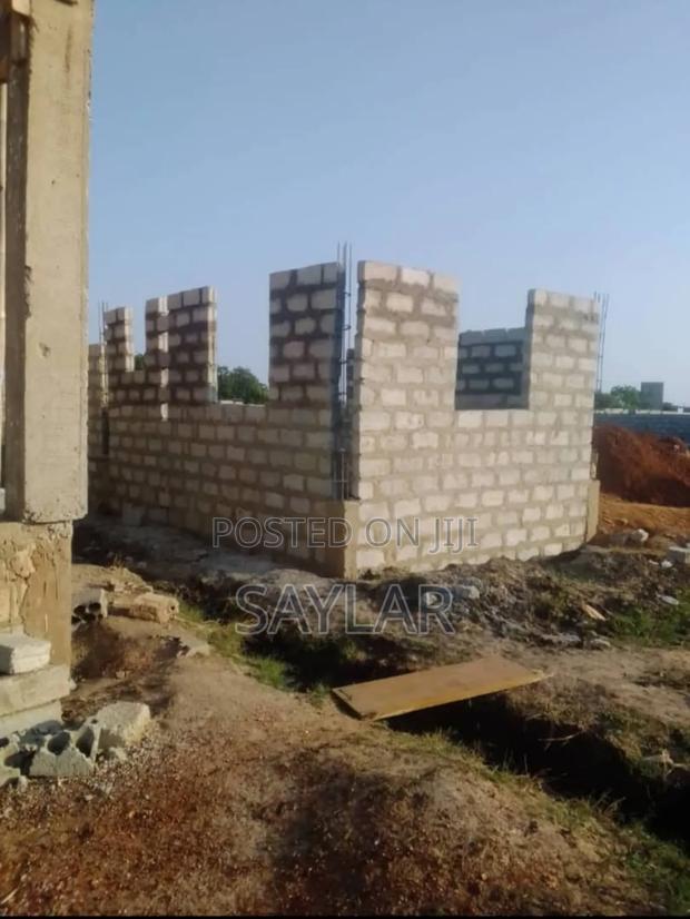 Land for Sale Tema West, With Uncompleted Structure on Done. · Photo 3