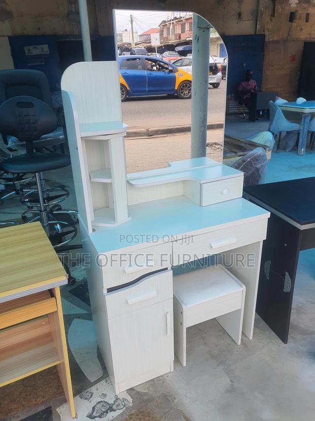 White Dresser · Photo 1