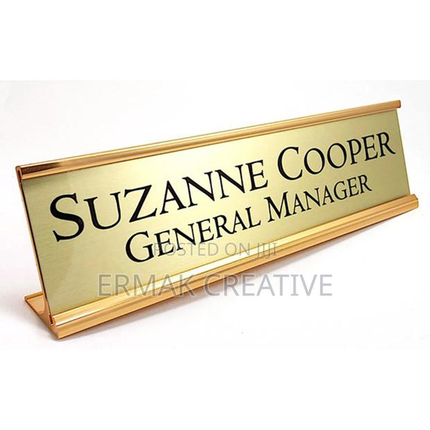 Desktop Sign · Photo 1
