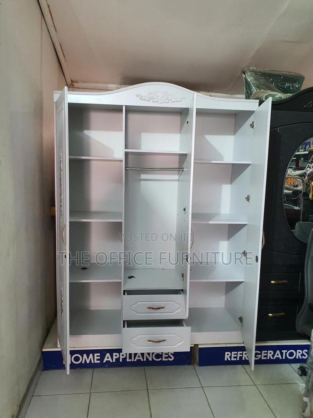 Wardrobe 3 Doors · Photo 2