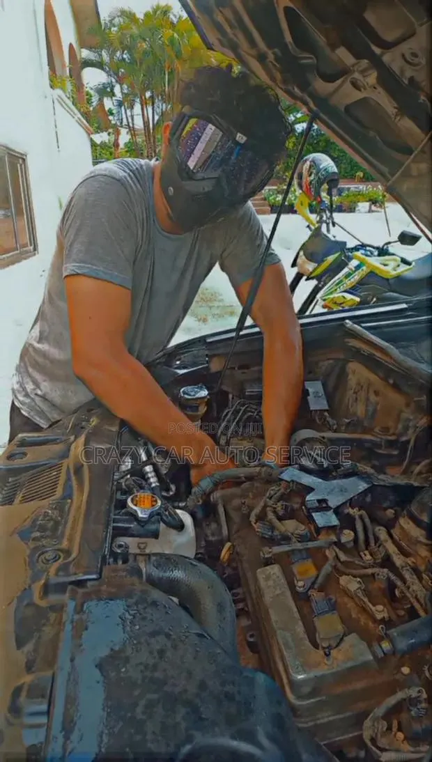 Engine Overhaul Specialist · Photo 1