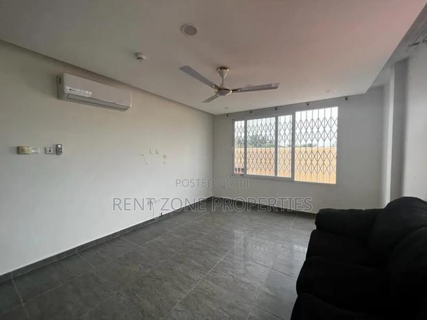3bdrm Apartment in Rent Zone Properties, West Legon for rent · Photo 2
