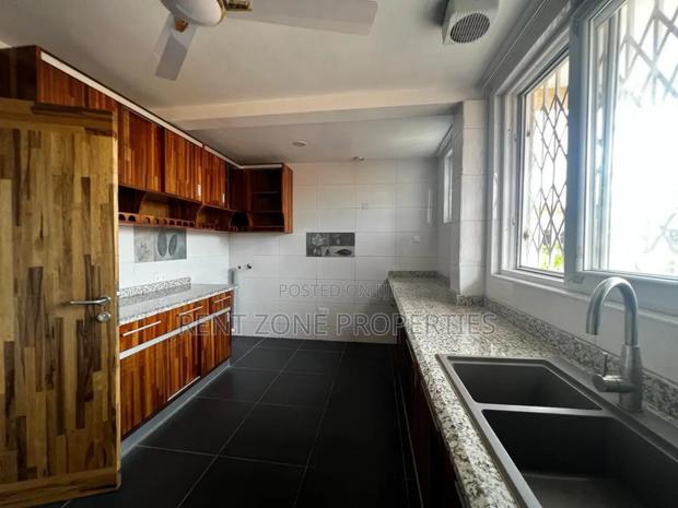 3bdrm Apartment in Rent Zone Properties, West Legon for rent · Photo 3