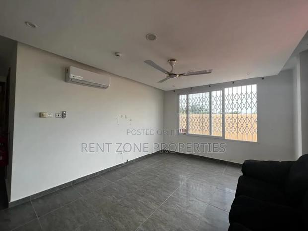 3bdrm Apartment in Rent Zone Properties, West Legon for rent · Photo 5