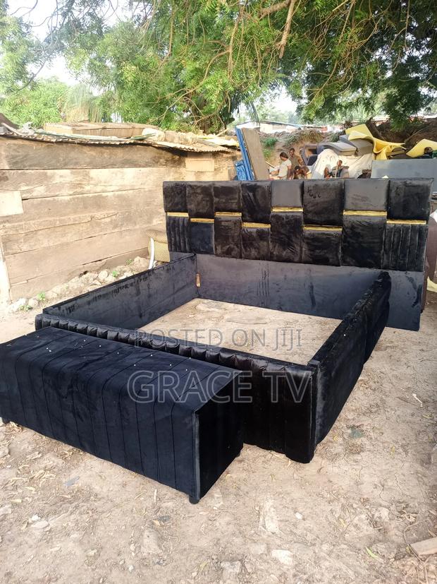 Queen Size Bed Frame · Photo 2