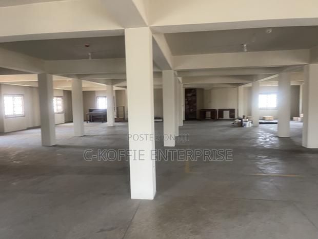 400 SQM Warehouse at Adabraka for Rent · Photo 4