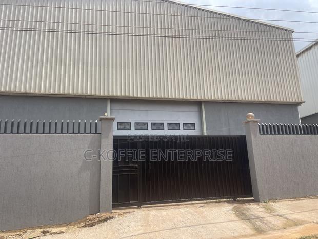 640 SQM Warehouse at North Kaneshie Industrial Area · Photo 4