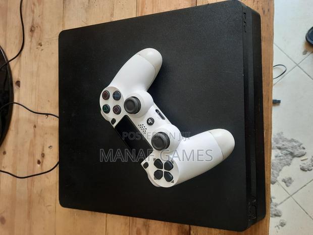 Playstation 4 Slim Jailbreak · Photo 2