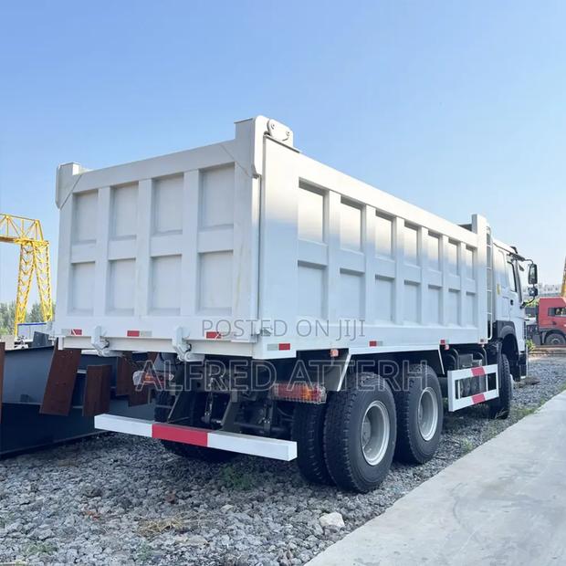 Howo Trucks Available · Photo 6