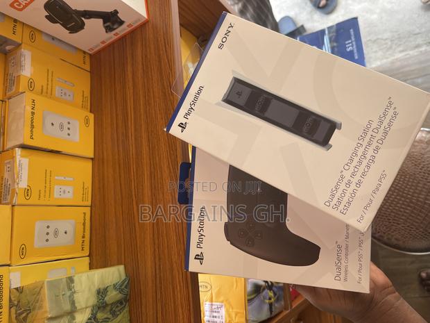 Ps5 Dualsense Controller + Dualsense Charging Station Combo · Photo 4