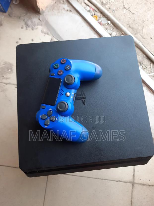 Playstation 4 Slim With 7 Games
