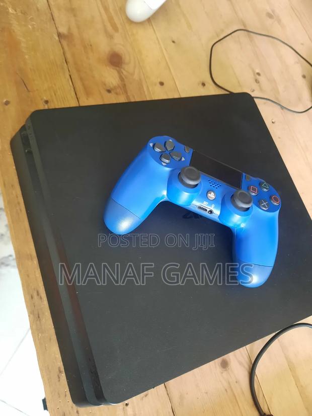 Playstation 4 Slim With 7 Games · Photo 4