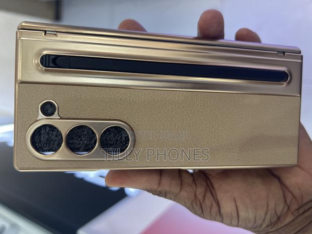 Galaxy Zfold 6 Case With Pen · Photo 1