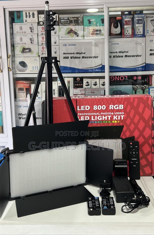 Led 800 RGB Professional Photo and Video Led Light Kit · Photo 2