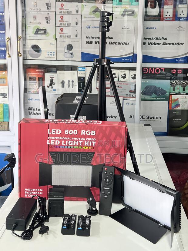 Led 600+ RGB Professional Photo and Video Led Light Kit · Photo 1