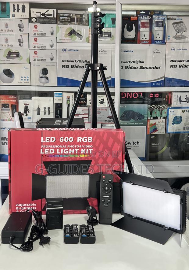 Led 600+ RGB Professional Photo and Video Led Light Kit · Photo 5