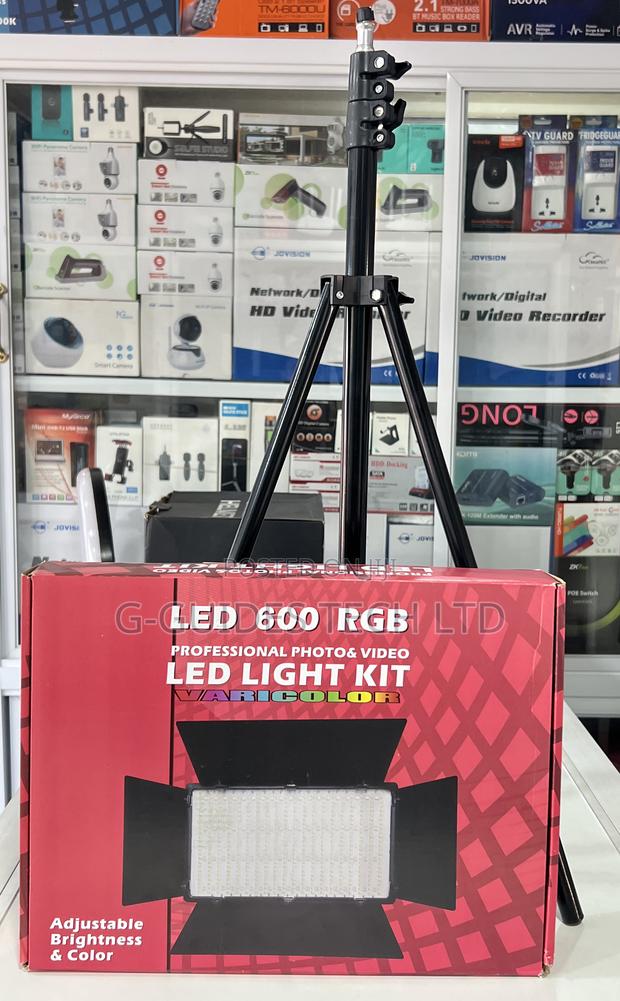Led 600+ RGB Professional Photo and Video Led Light Kit · Photo 4
