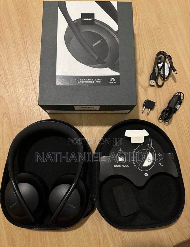 Bose 700 Wireless Headset With Case (Noise Cancelation) · Photo 1